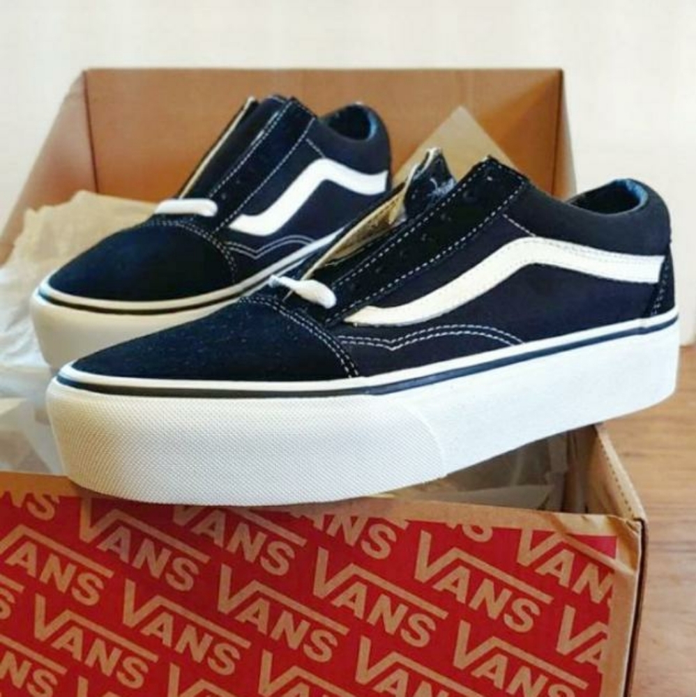 VANS classic black & white platform